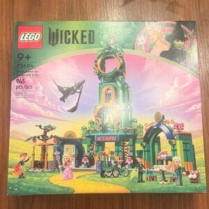 Brand new Lego Wicked Welcome to Emerald City